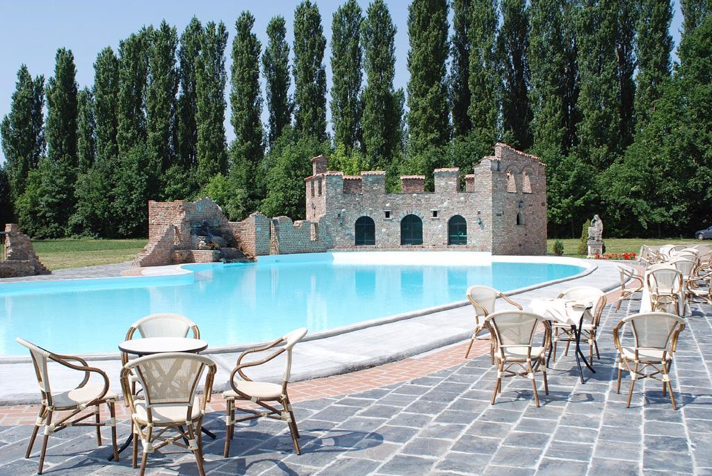 Tenuta Il Tenchio Hotel Lacchiarella Luaran gambar