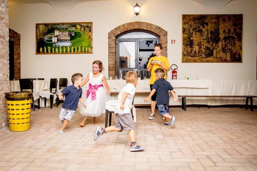 Tenuta Il Tenchio Hotel Lacchiarella Luaran gambar